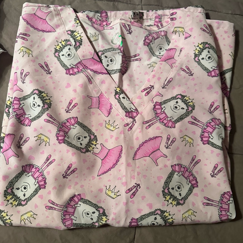 Hedge Hog Scrub Top